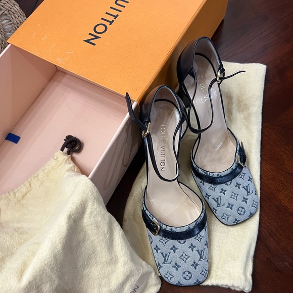 Louis Vuitton Josephine pumps - Picture 1 of 13